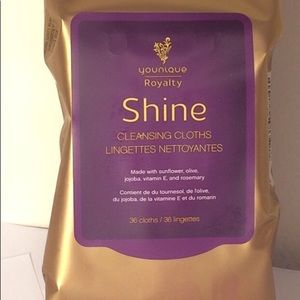 Cleansing Cloths Younique Royalty Makeup Remover